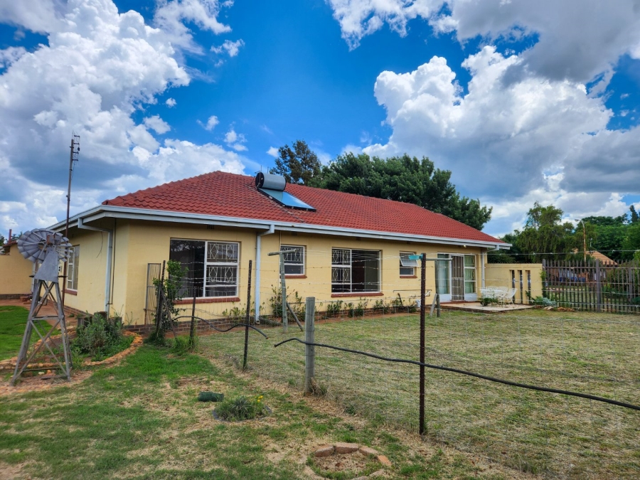 3 Bedroom Property for Sale in Hartbeesfontein North West